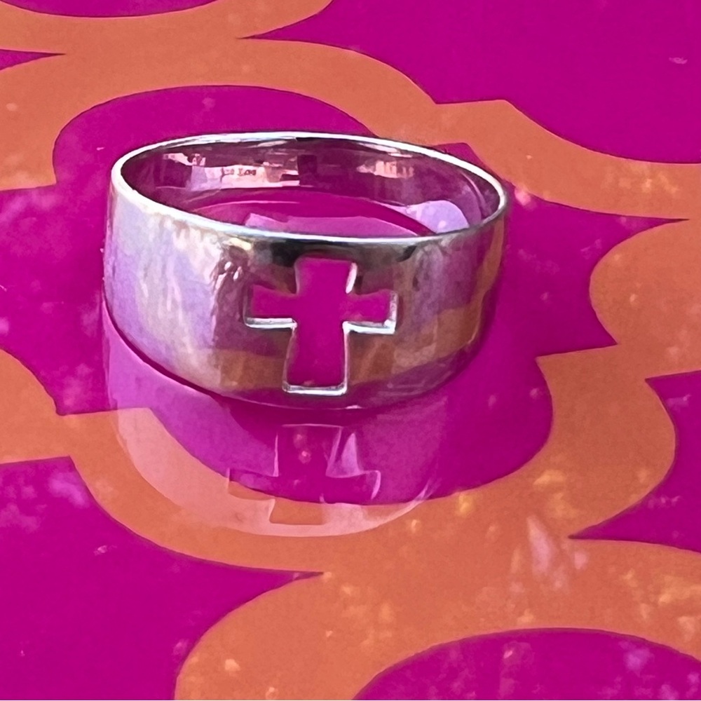 Sterling Silver Cross Cutout Ring - Size 6